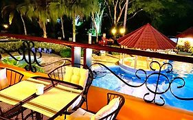 Lovely 2-Bdroom Condo In Laguna Eco Village Resort